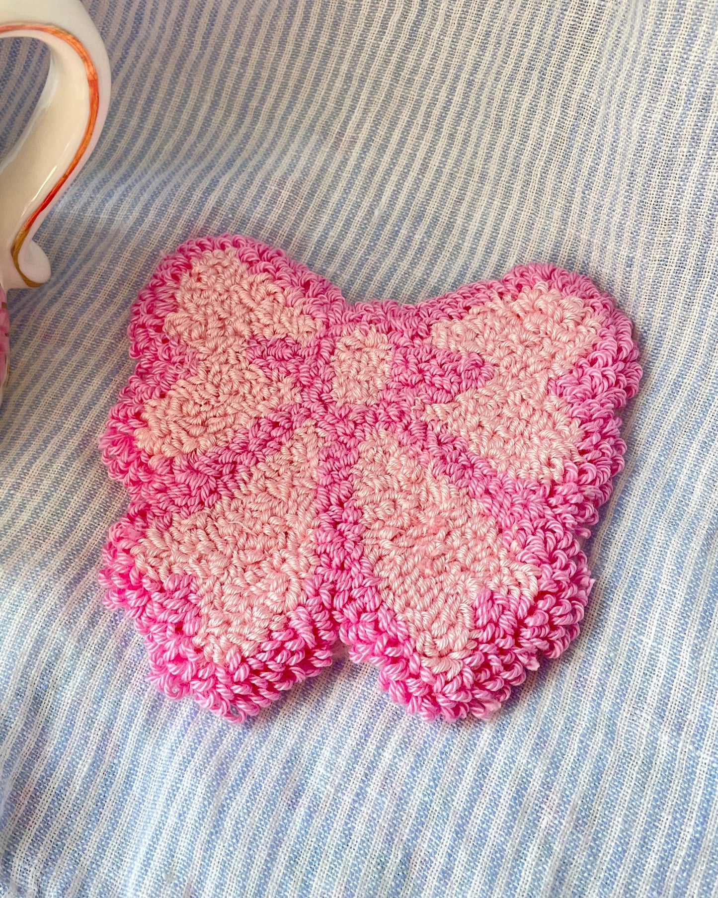 Light pink bow mug coaster